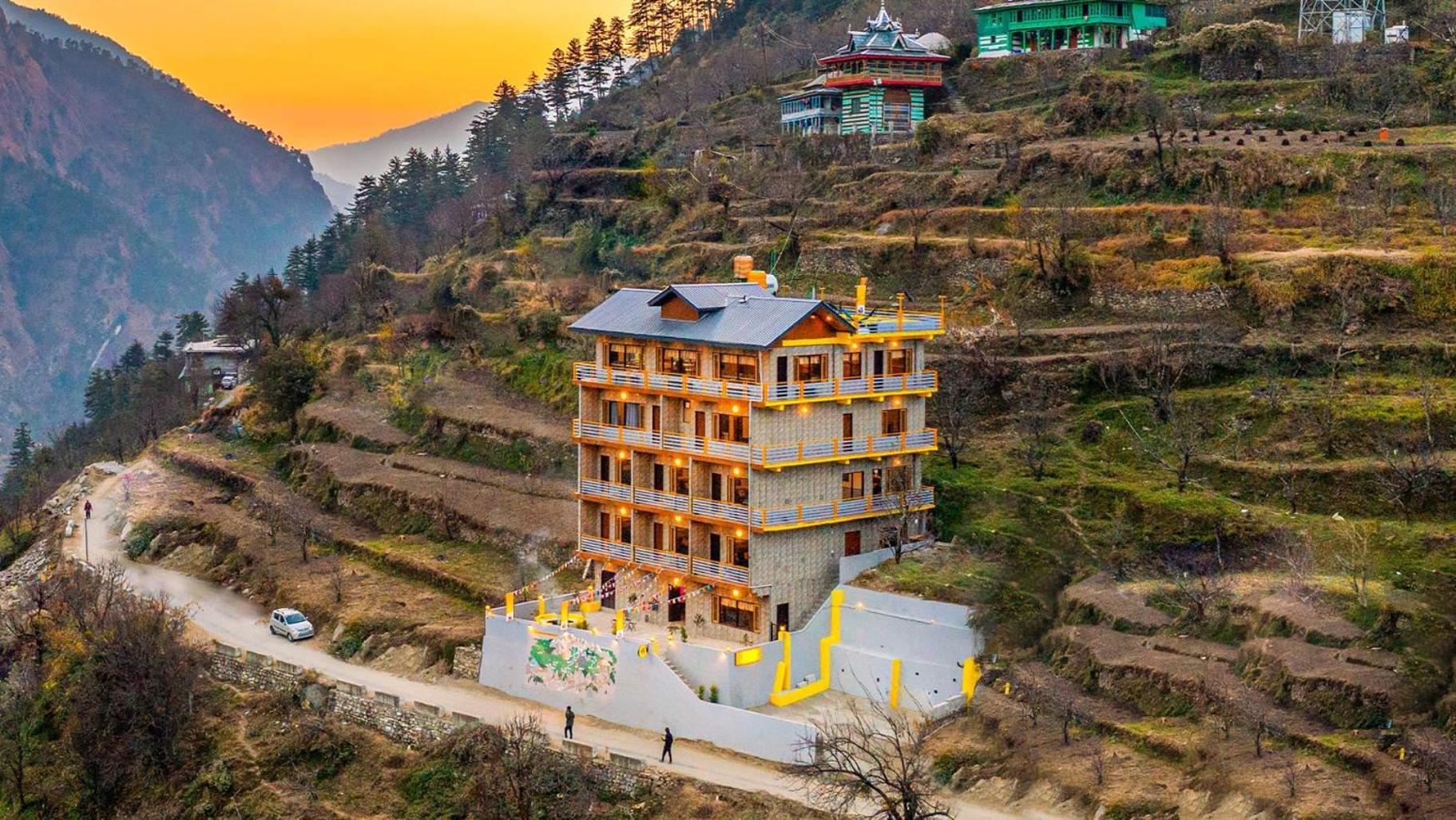 The Hosteller Tirthan Valley Gushaini Extérieur photo