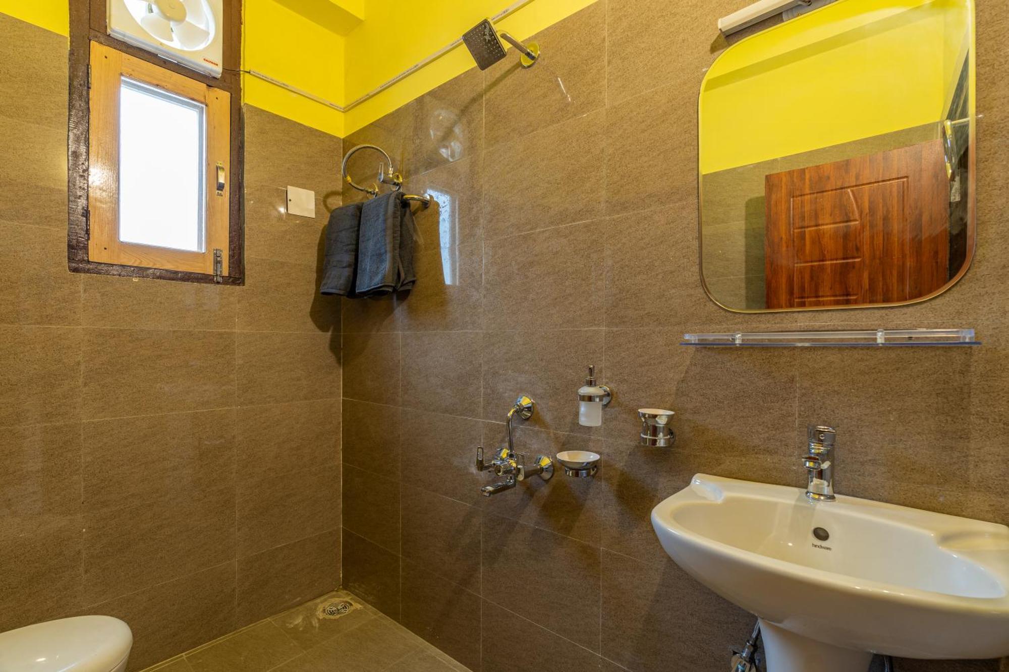 The Hosteller Tirthan Valley Gushaini Chambre photo